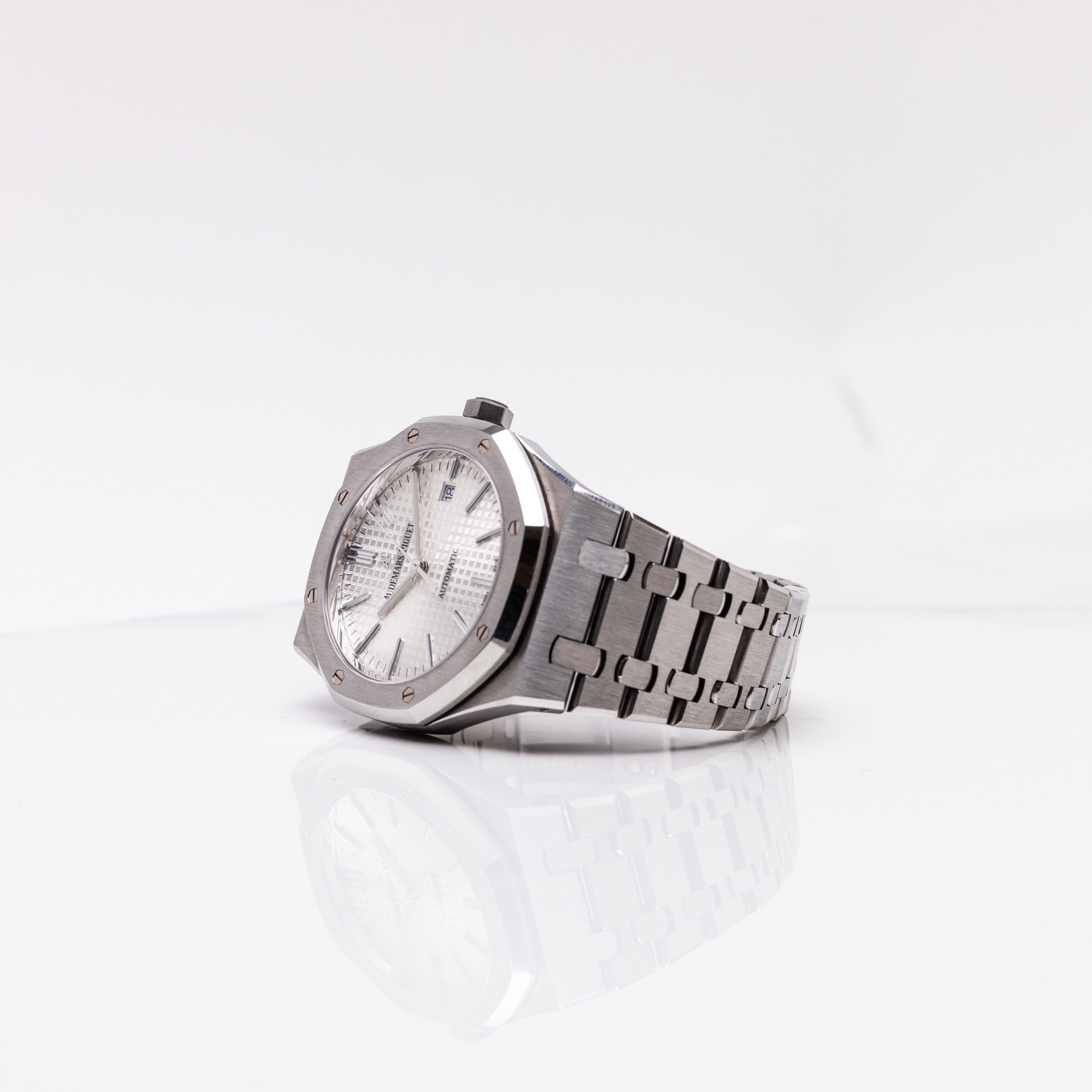 Watch and jewelry campaign photography — frame 29